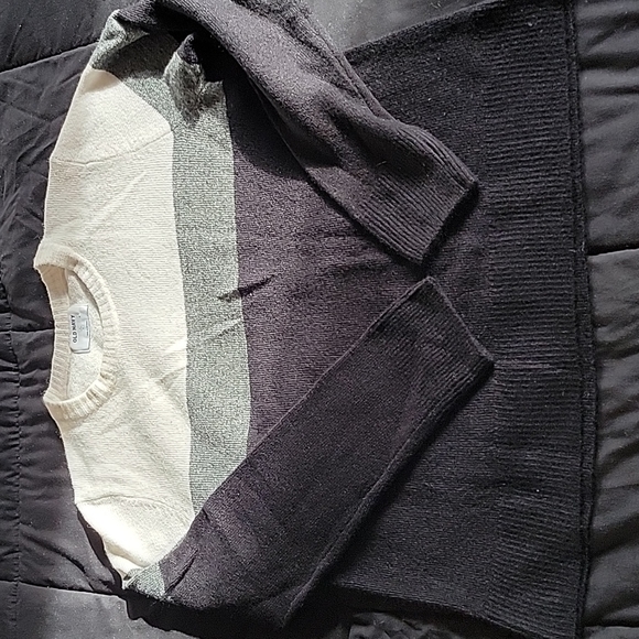 Sweater - Picture 1 of 1